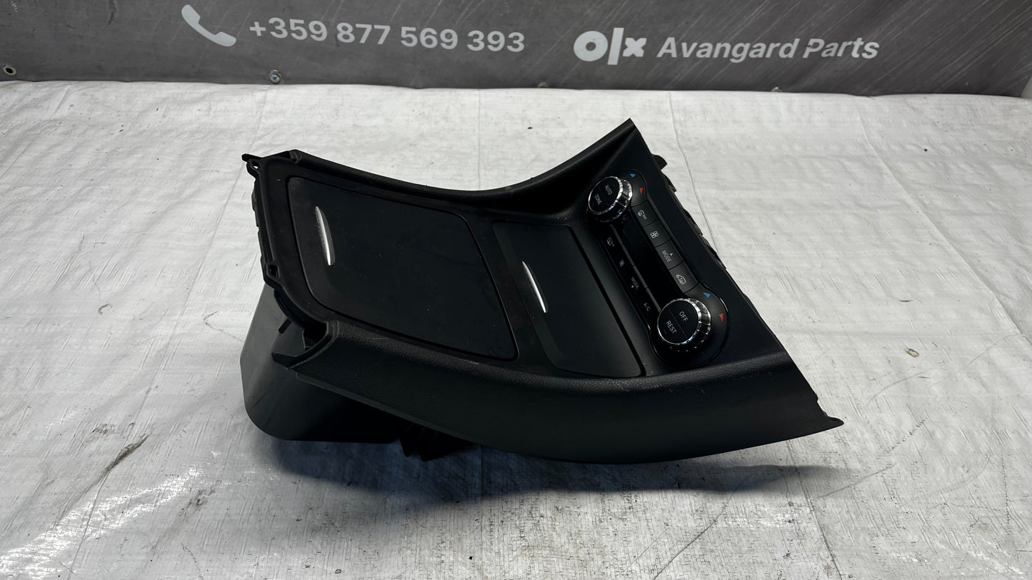 Mercedes A W176 централна конзола с климатроник