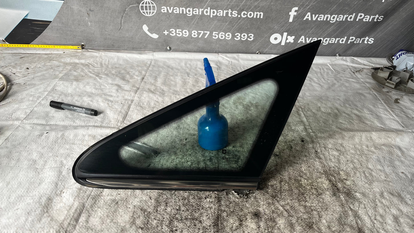 Opel Zafira B странично стъкло