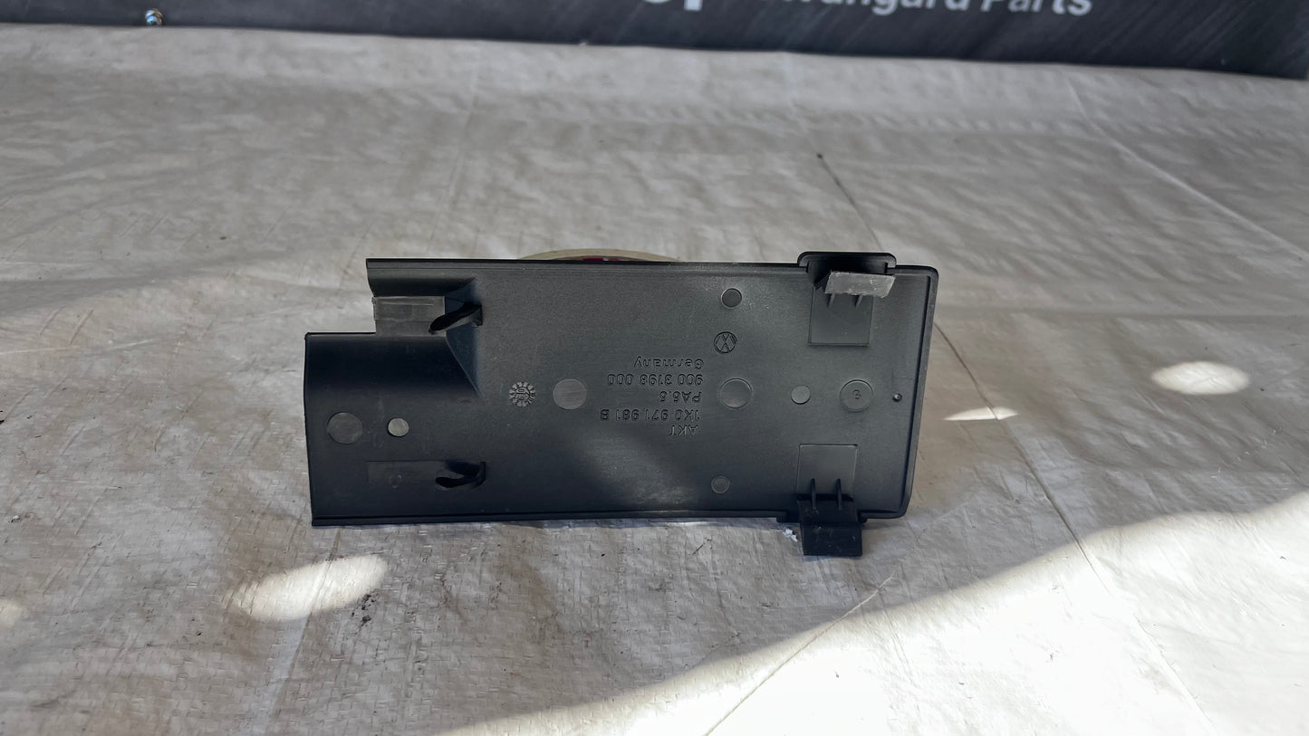 Audi A3 8P капачка седалка