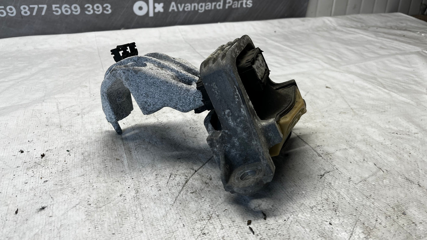 Renault Scenic 3 тампон на двигател