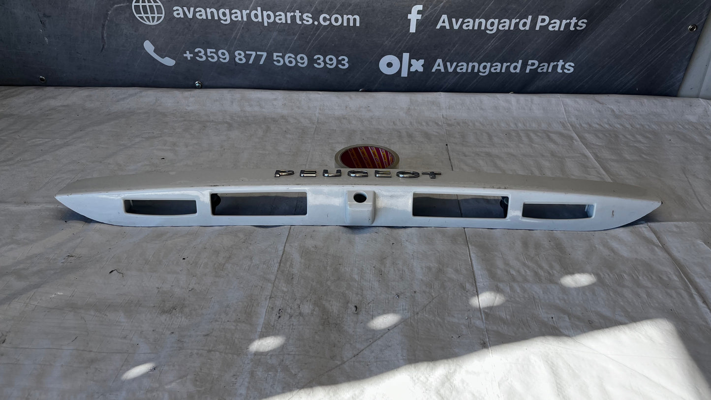 Peugeot Expert 2016- лайстна над регистрационен номер