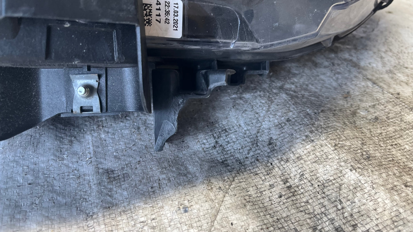 Fiat Doblo 15- ляв фар