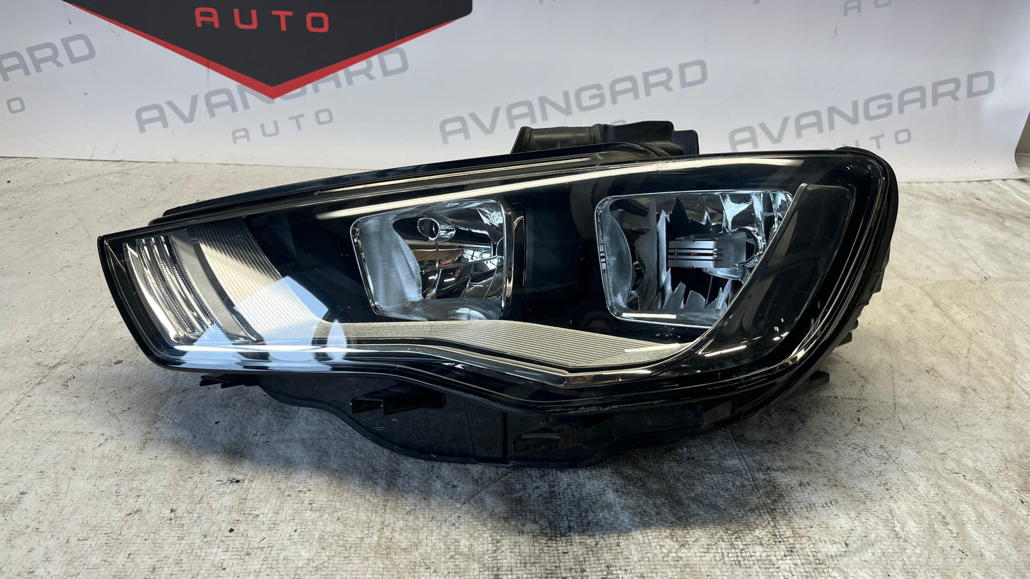 Audi A3 ляв фар