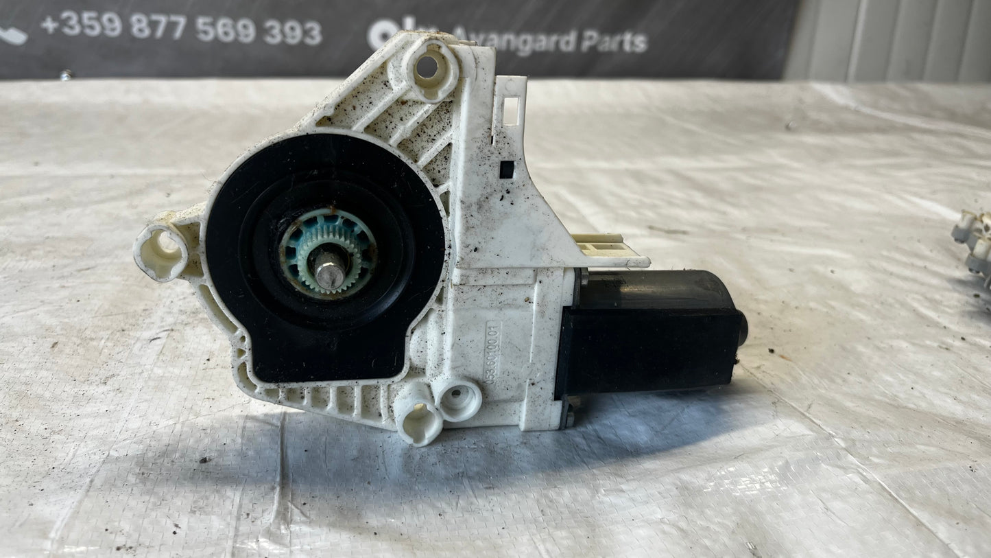 Audi A4 B8 моторче предно дясно стъкло