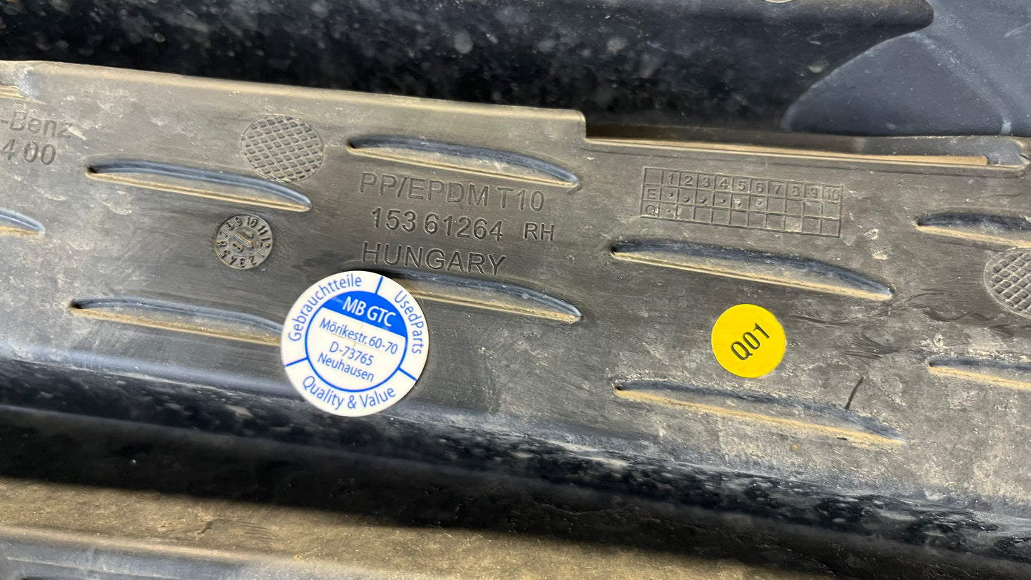 Mercedes A W177 решетка за десен халоген