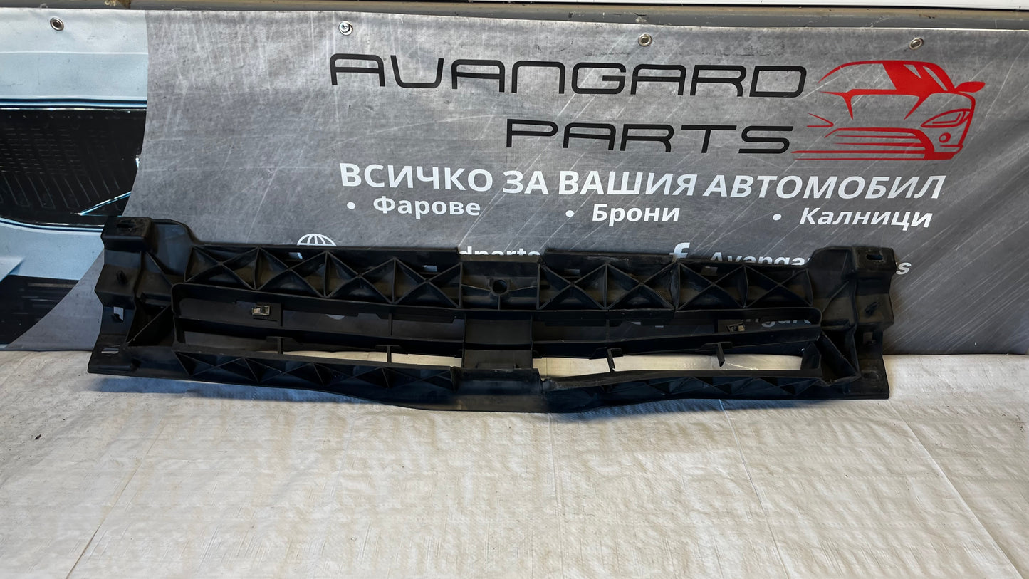 Renault Traffic 2 радиаторна решетка