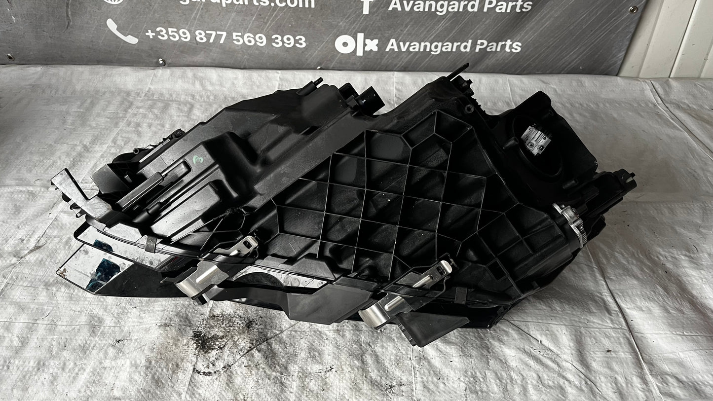 Skoda Octavia 4 десен фар