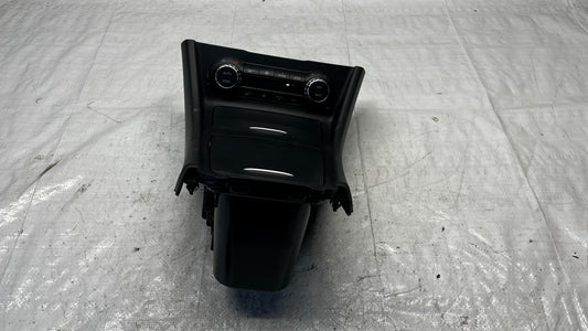 Mercedes A W176 централна конзола с климатроник