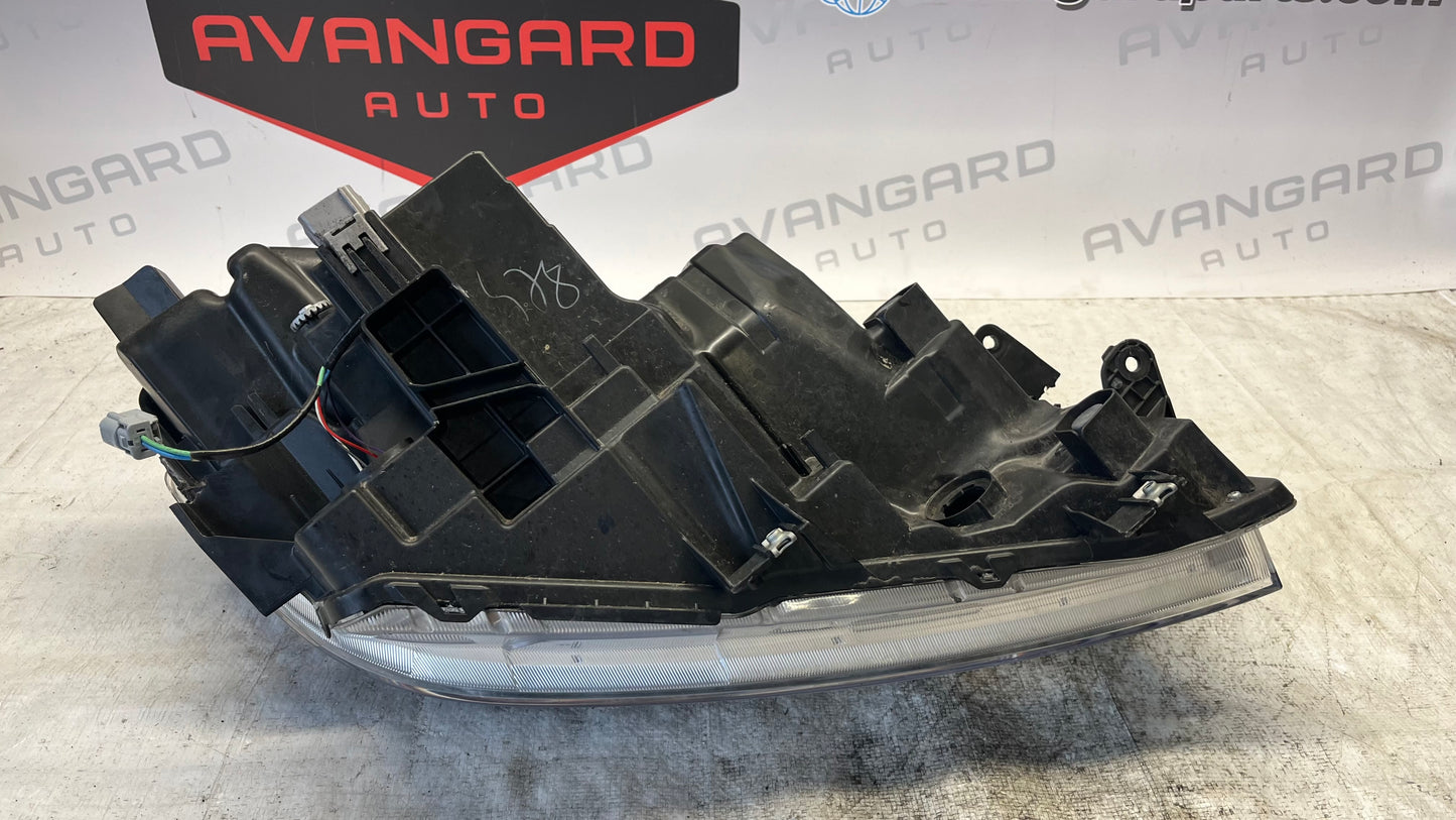 Suzuki Vitara 3 18- ляв фар