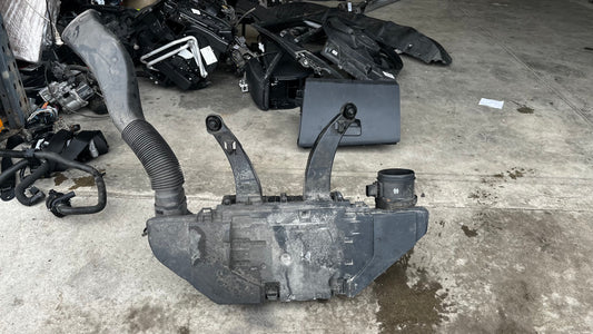 BMW X6 филтърна кутия с дебитомер