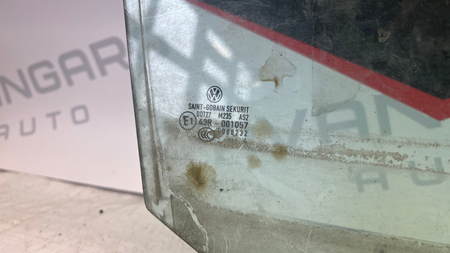 Volkswagen Golf 5 предно дясно стъкло