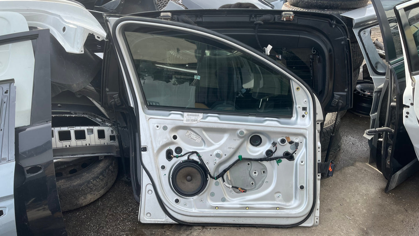 Volkswagen Golf 5 04- предна лява врата