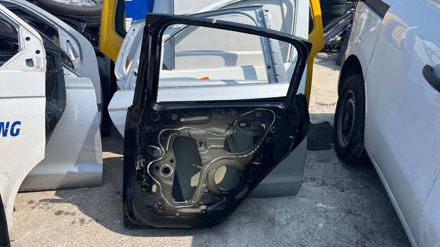 Задна лява врата Peugeot 2008