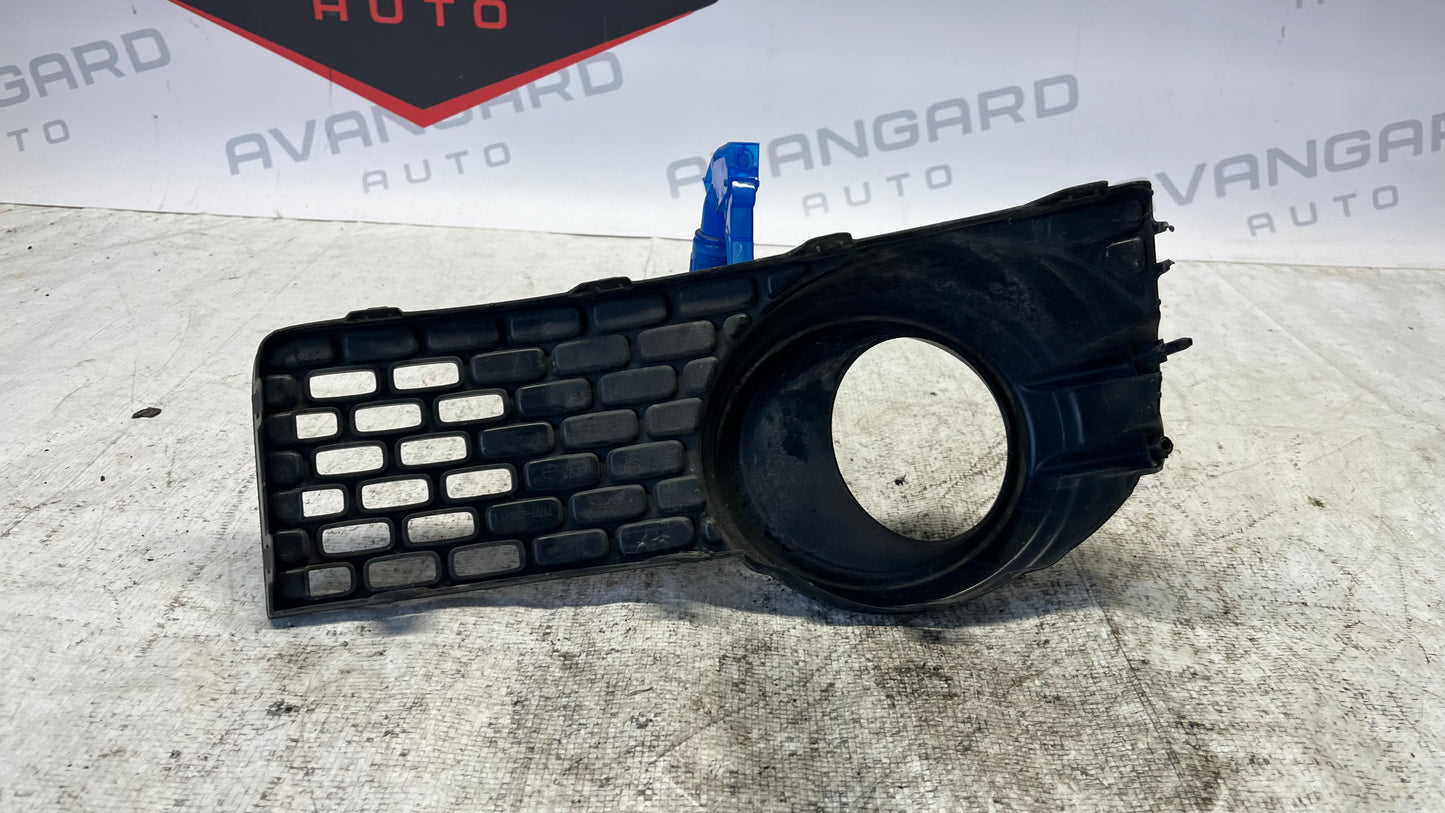 Suzuki Ignis 18 лява решетка за халоген