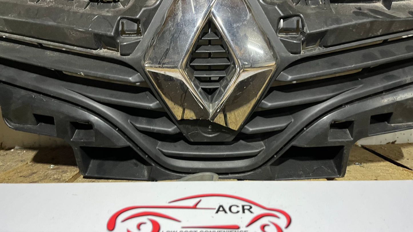 Решетка Renault Clio 4