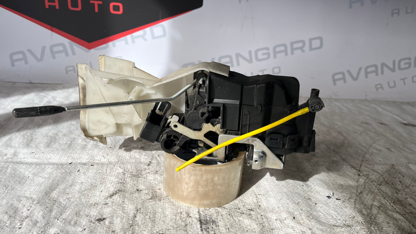 Mercedes C W202 брава предна лява