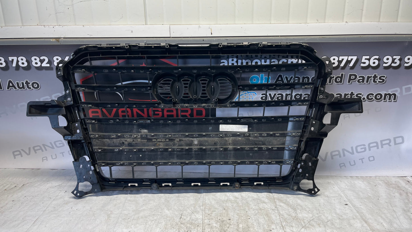 Audi Q5 8R S-Line предна решетка