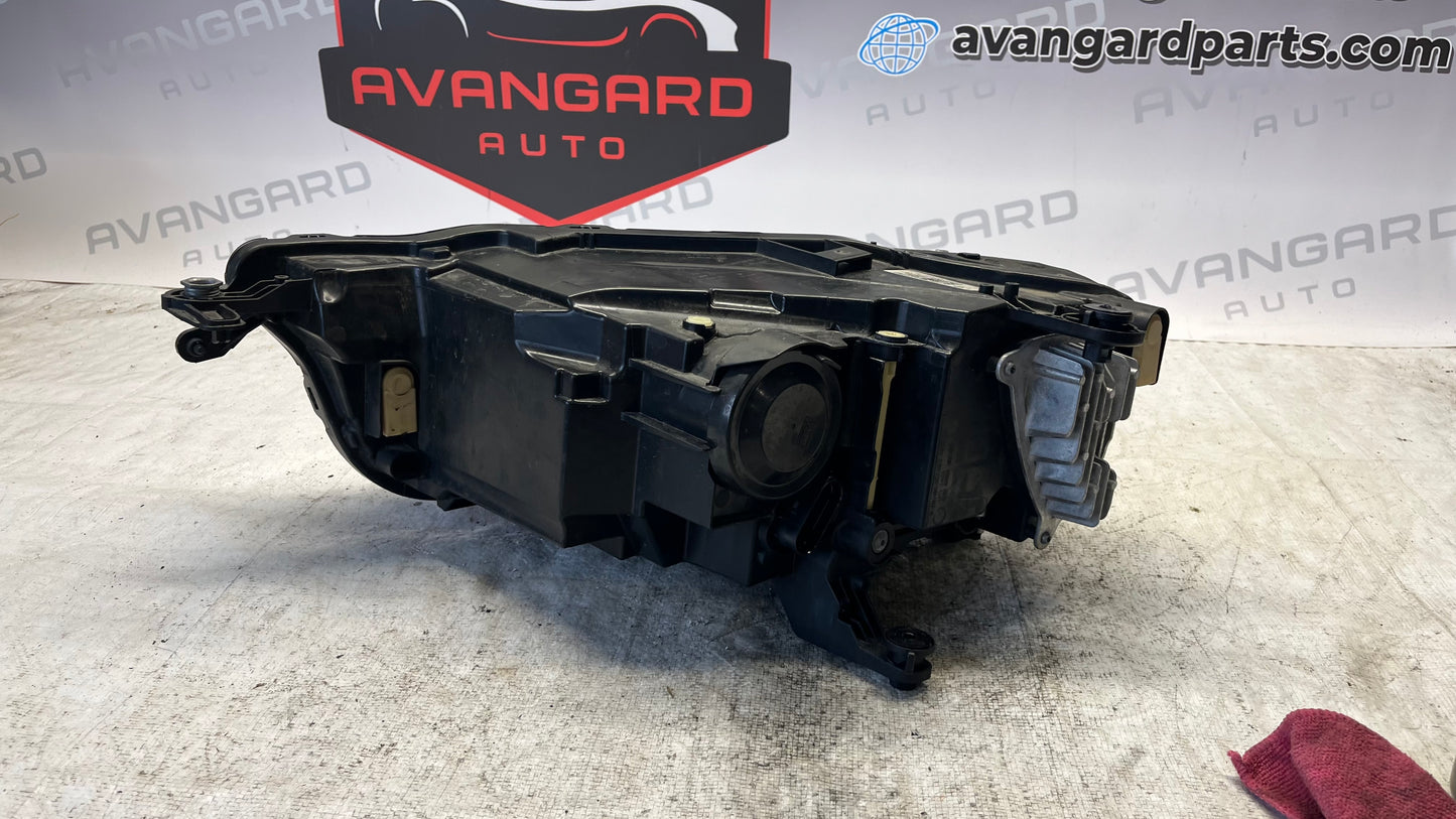 Volkswagen T-Roc десен фар