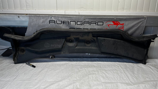 Mercedes A W176 лайстна под чистачки