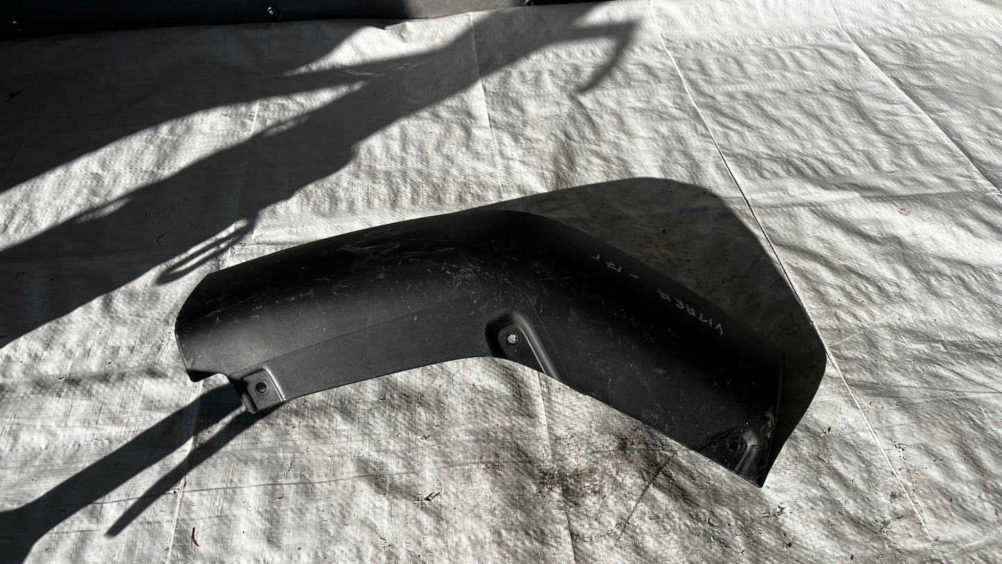 Suzuki Vitara 2024 ляв ъгъл на преден лип