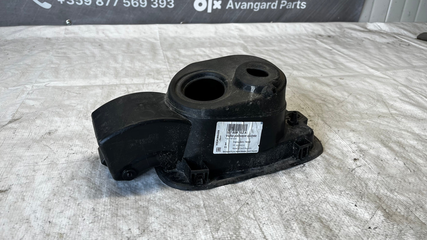 Skoda Octavia 4 гнездо на резервоар