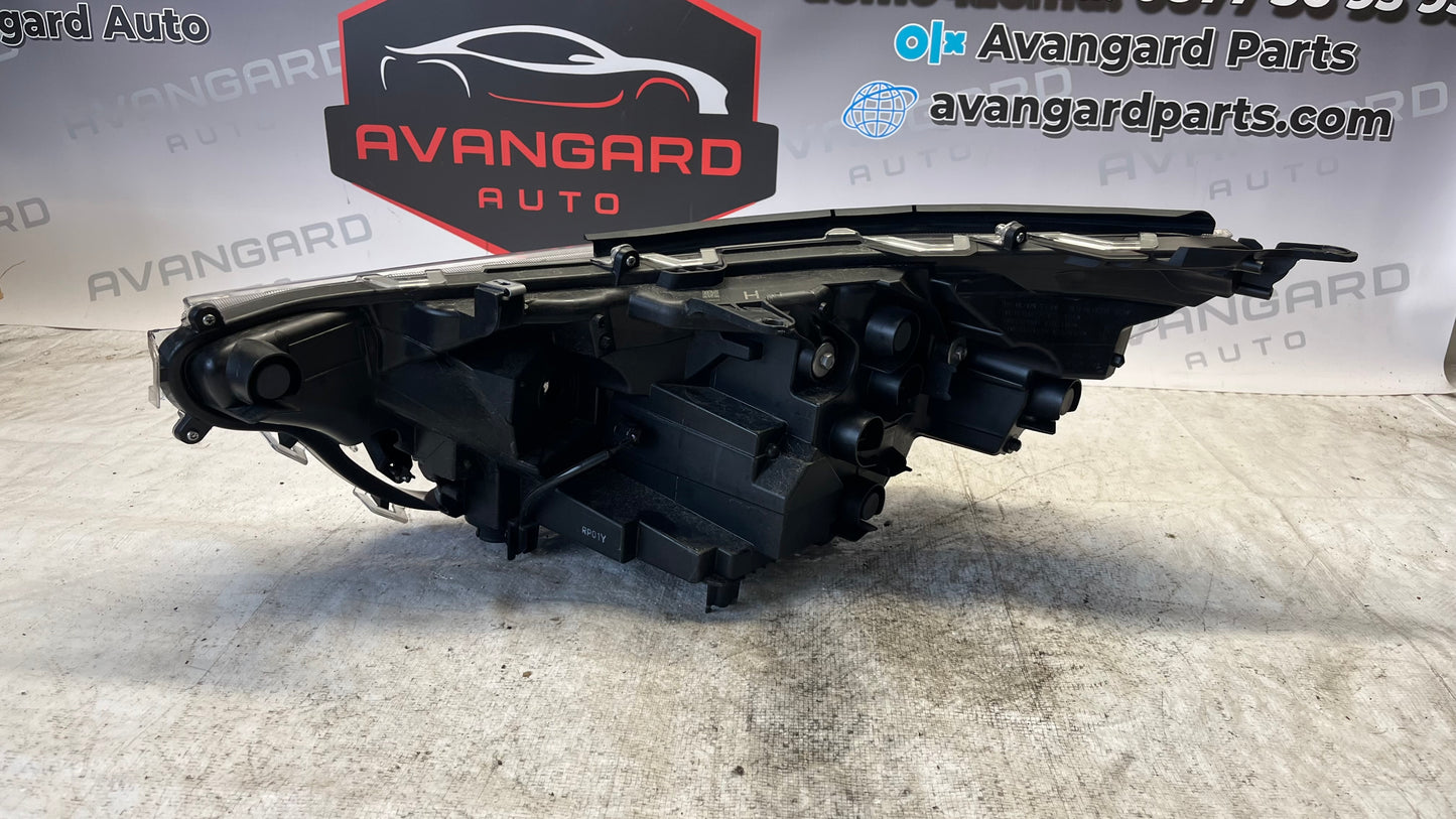 Toyota RAV4 5 22- десен фар