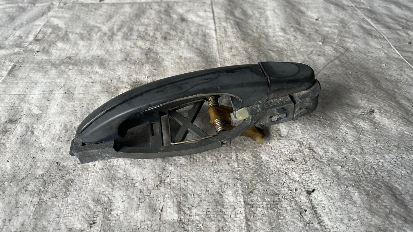 Volkswagen Touran 1T външна дръжка предна дясна