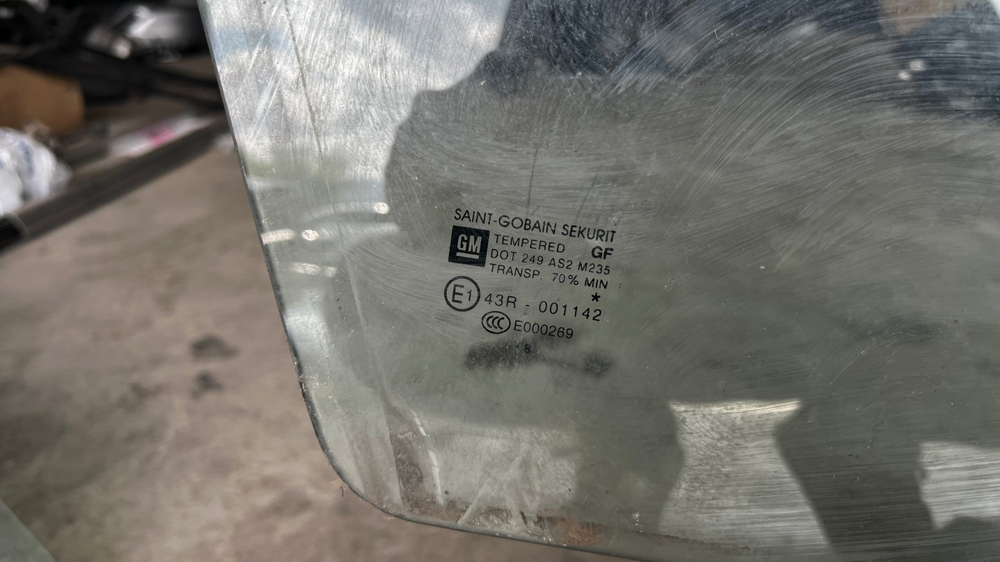 Opel Corsa стъкло предно дясно