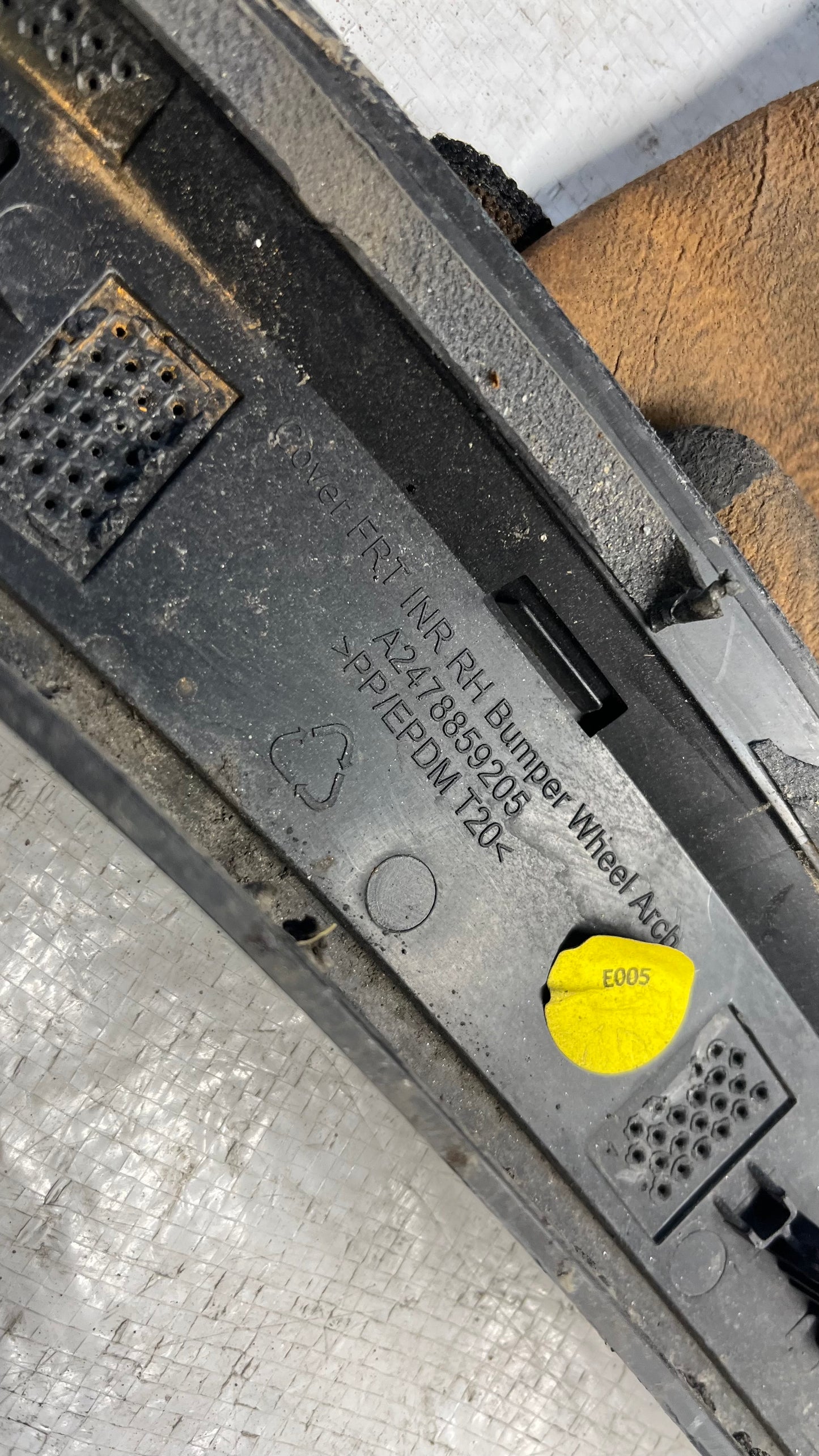 Mercedes GLB AMG X247 предна дясна вежда