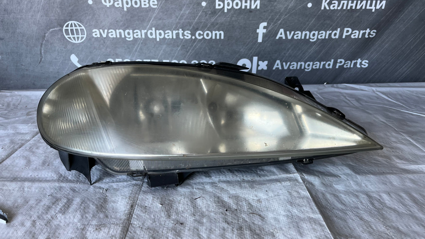 Десен фар Renault Megane 1999-2002