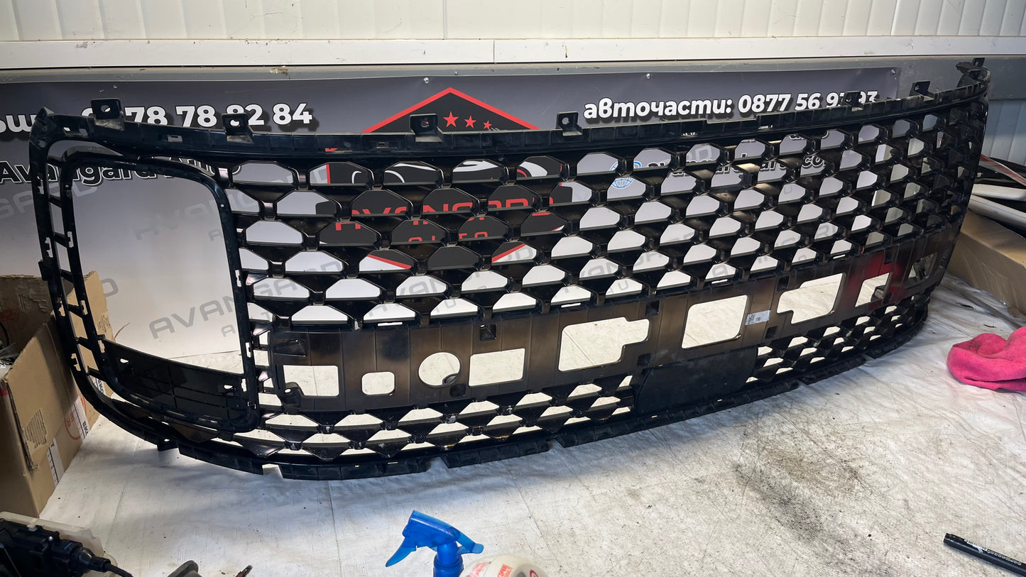 Hyundai Staria решетка