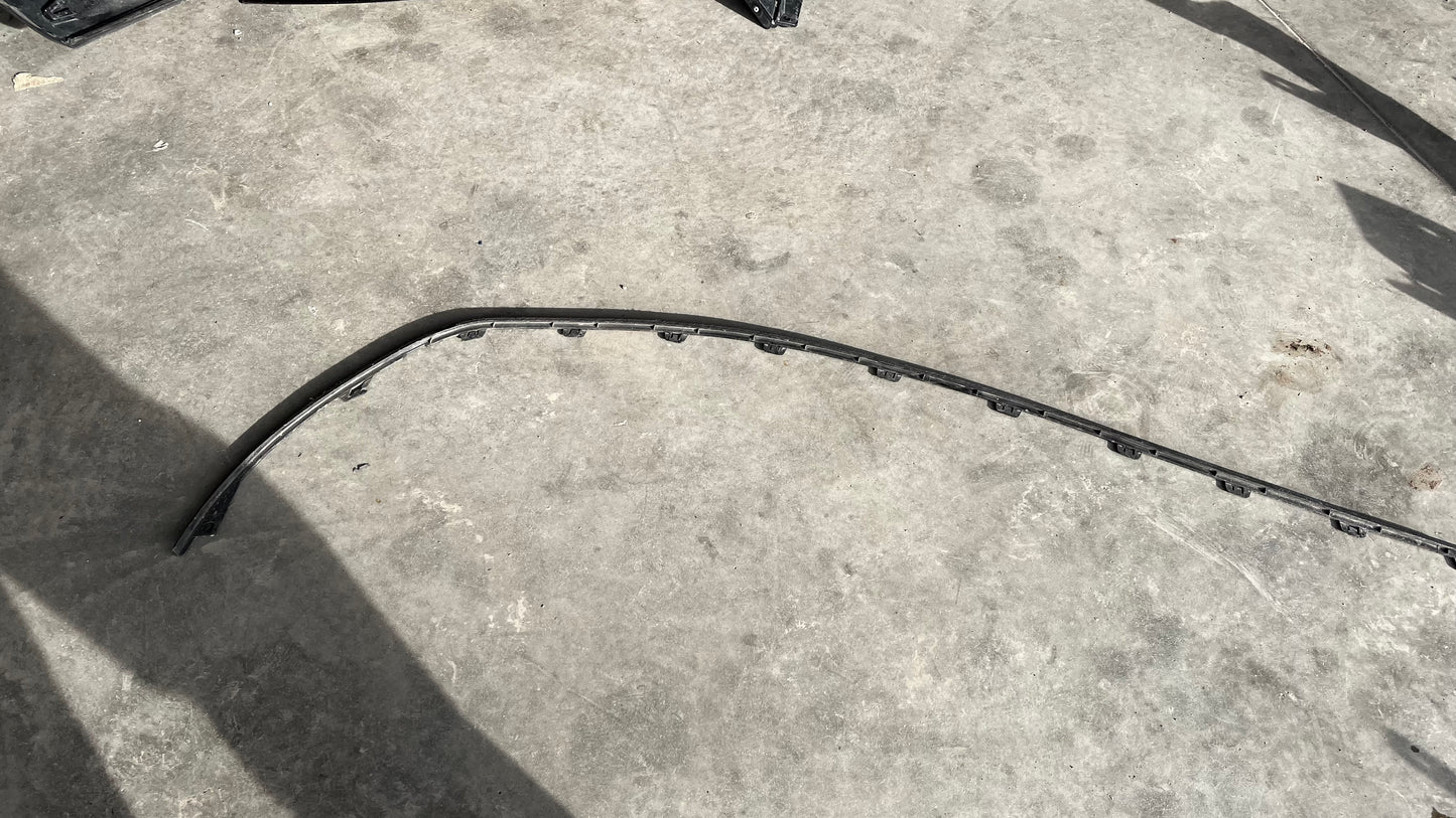 Kia Niro 23- лайстна от преден лип