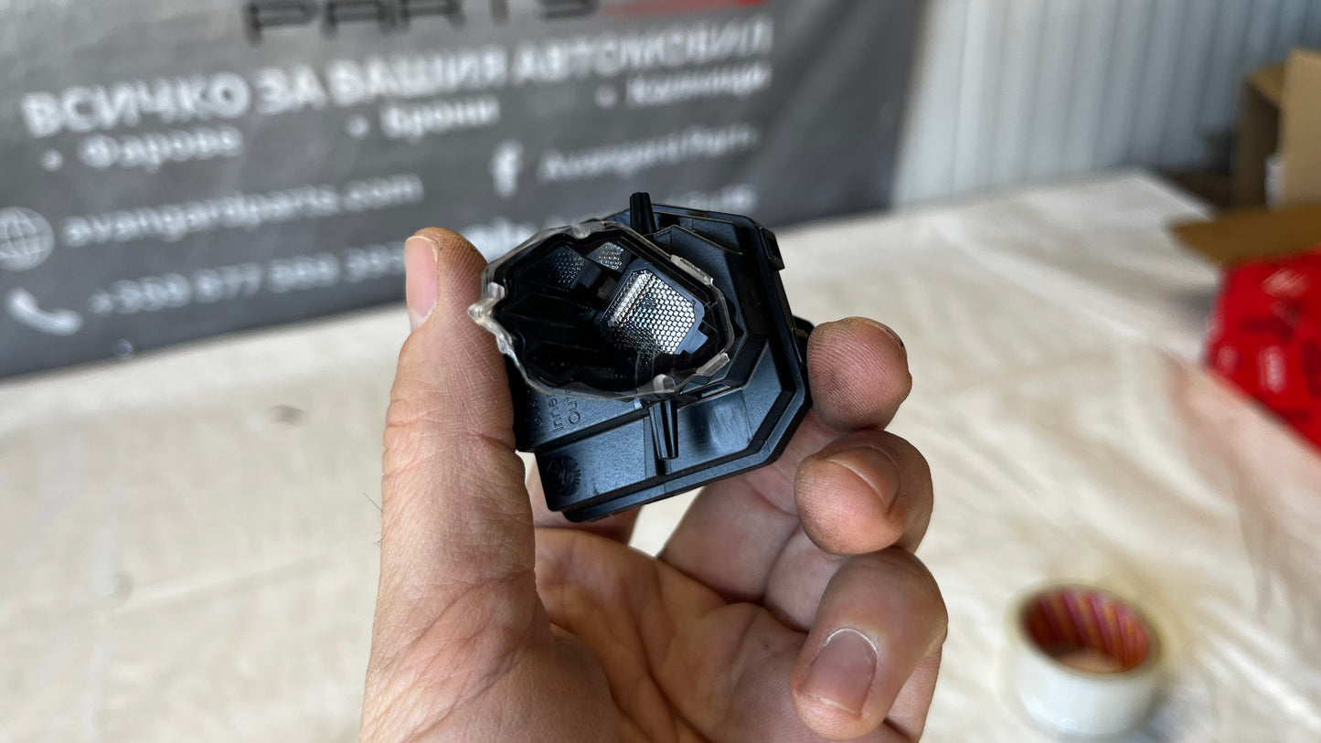 BMW 5 G60 светлина на предна седалка