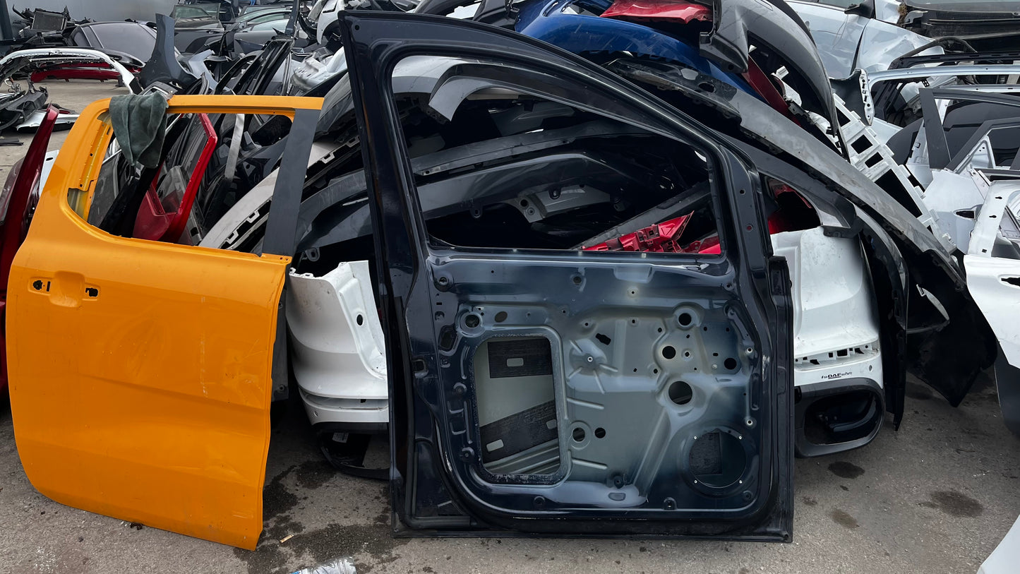 Предна лява врата за VW Caddy 2k7 2020г. +