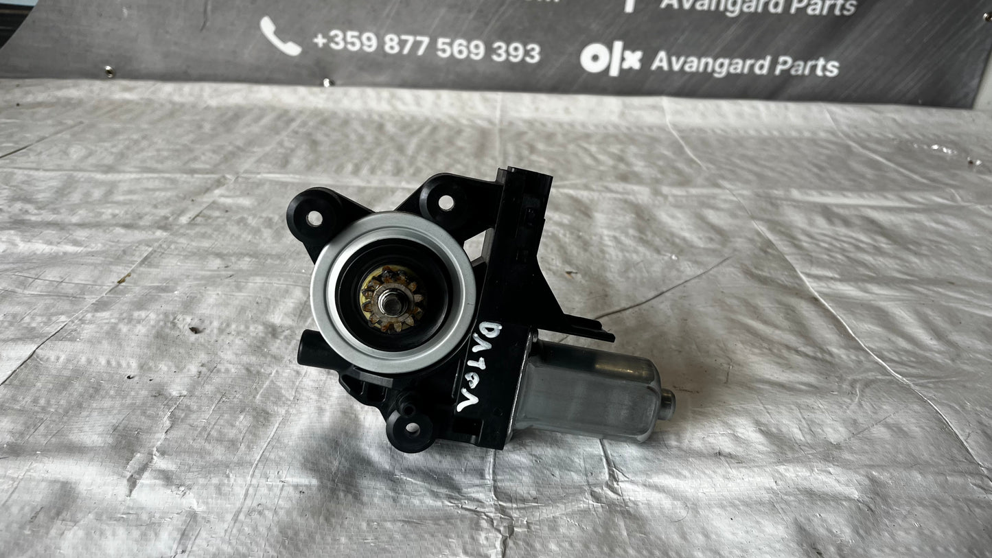Volvo V70 моторче предно ляво стъкло