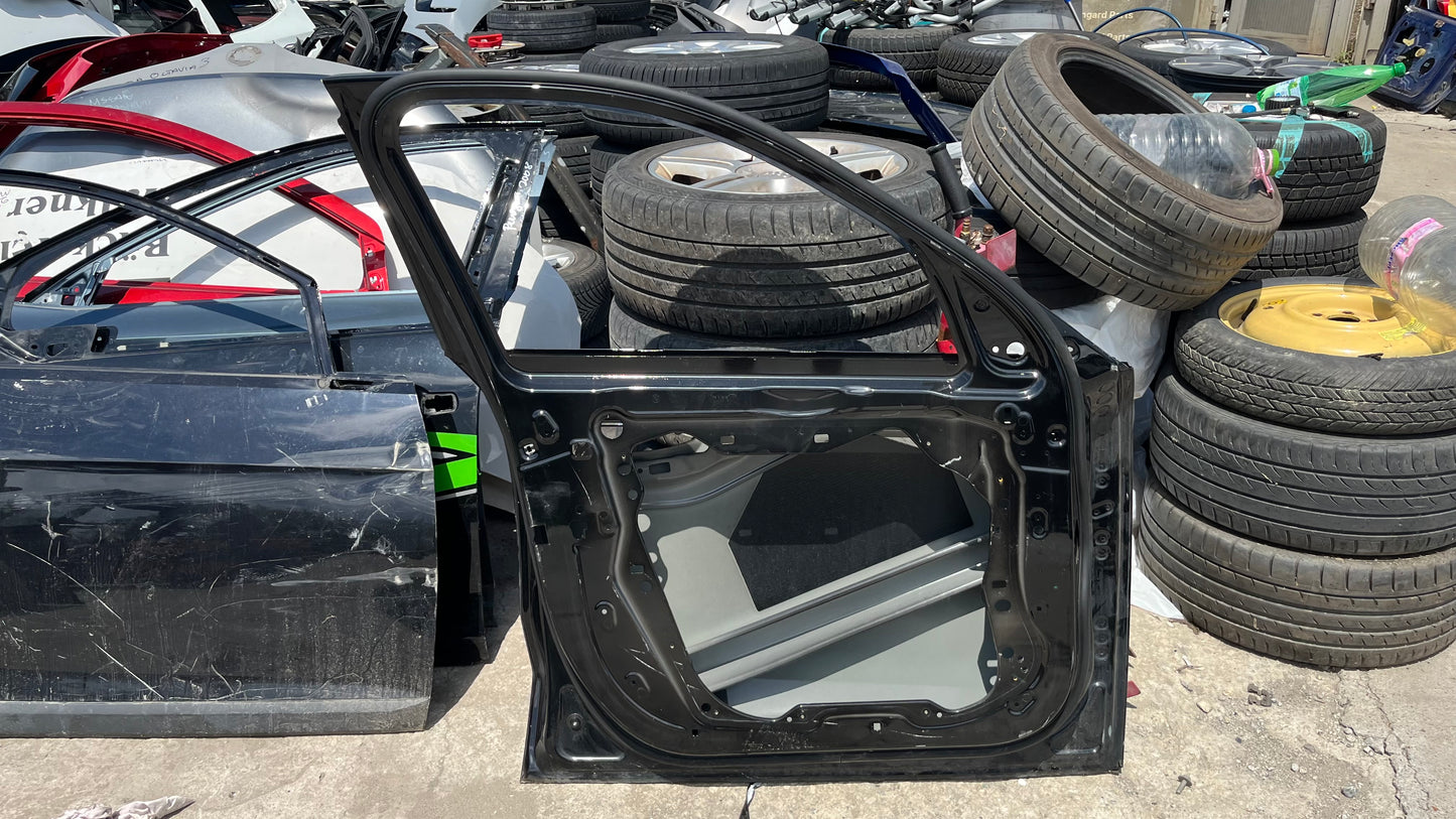 Предна лява врата BMW X1 U11
