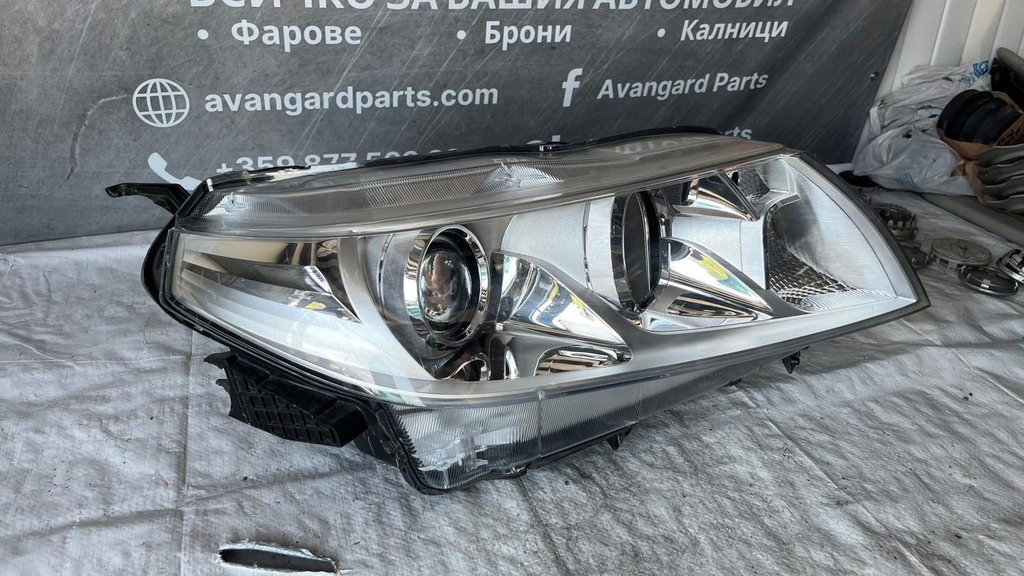 Десен фар Suzuki Vitara 2015.