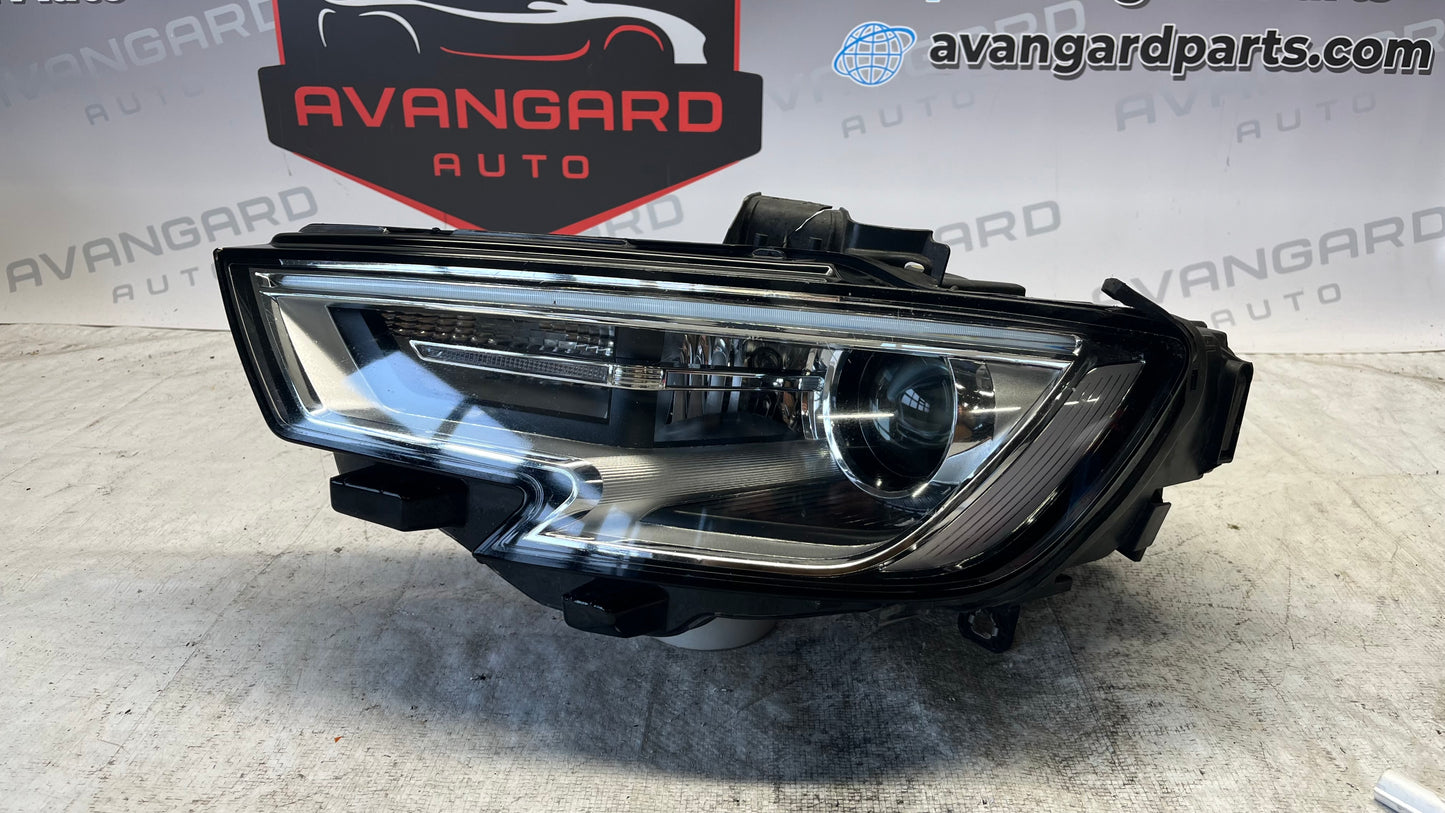 Audi A3 8V десен фар