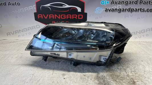 Suzuki Vitara 3 18- ляв фар