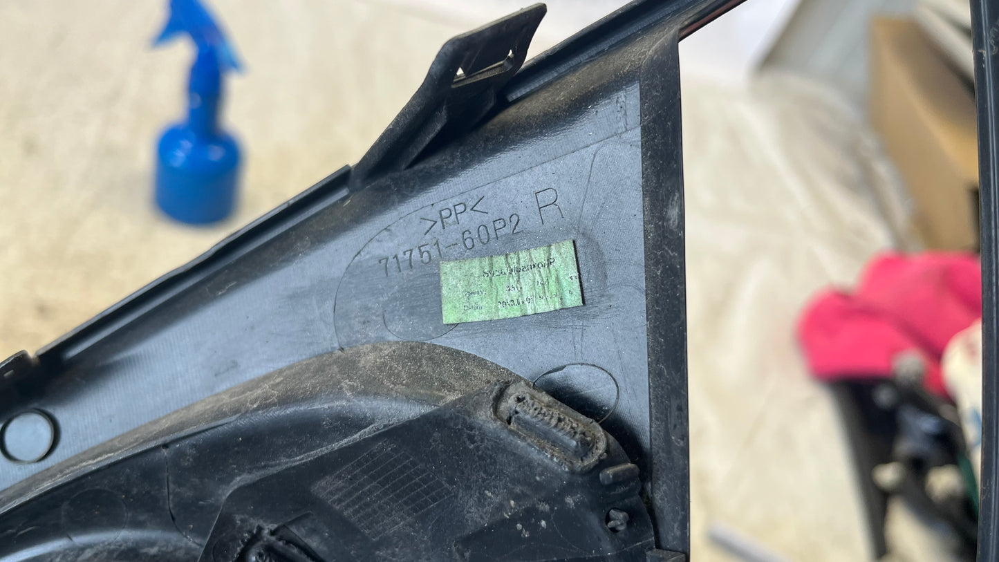 Suzuki Swift 15- дясна решетка за халоген