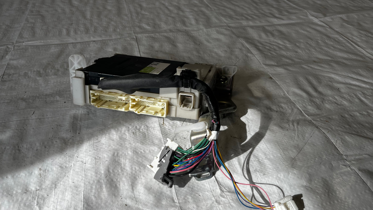 Toyota Yaris 3 боди модул