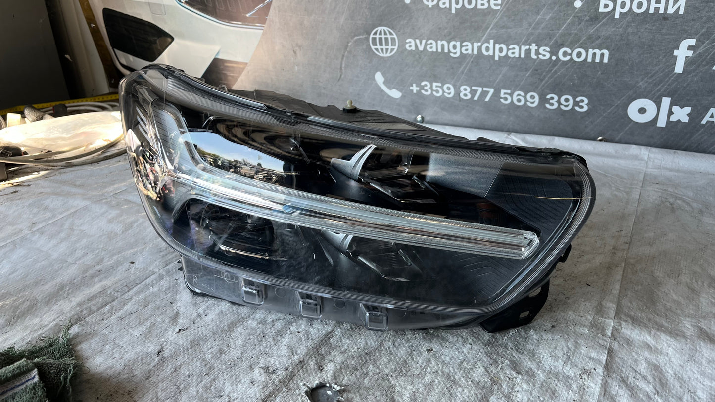 Volvo V40/XC40 десен фар