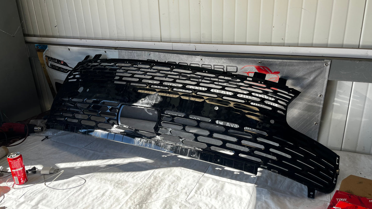 Hyundai Staria 2021- решетка