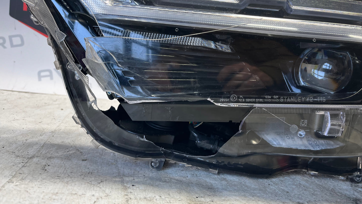 Toyota RAV4 5 22- десен фар