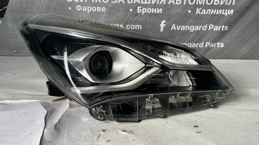 Десен фар Toyota Yaris 3 2017-