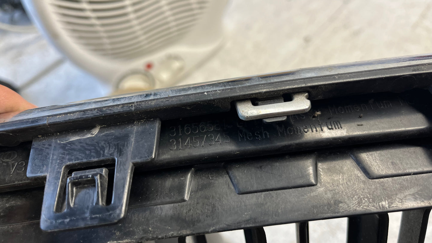 Volvo XC40 18- предна решетка