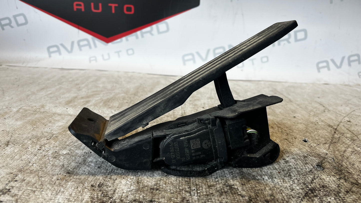 BMW F30/F31/F32 педал за газ