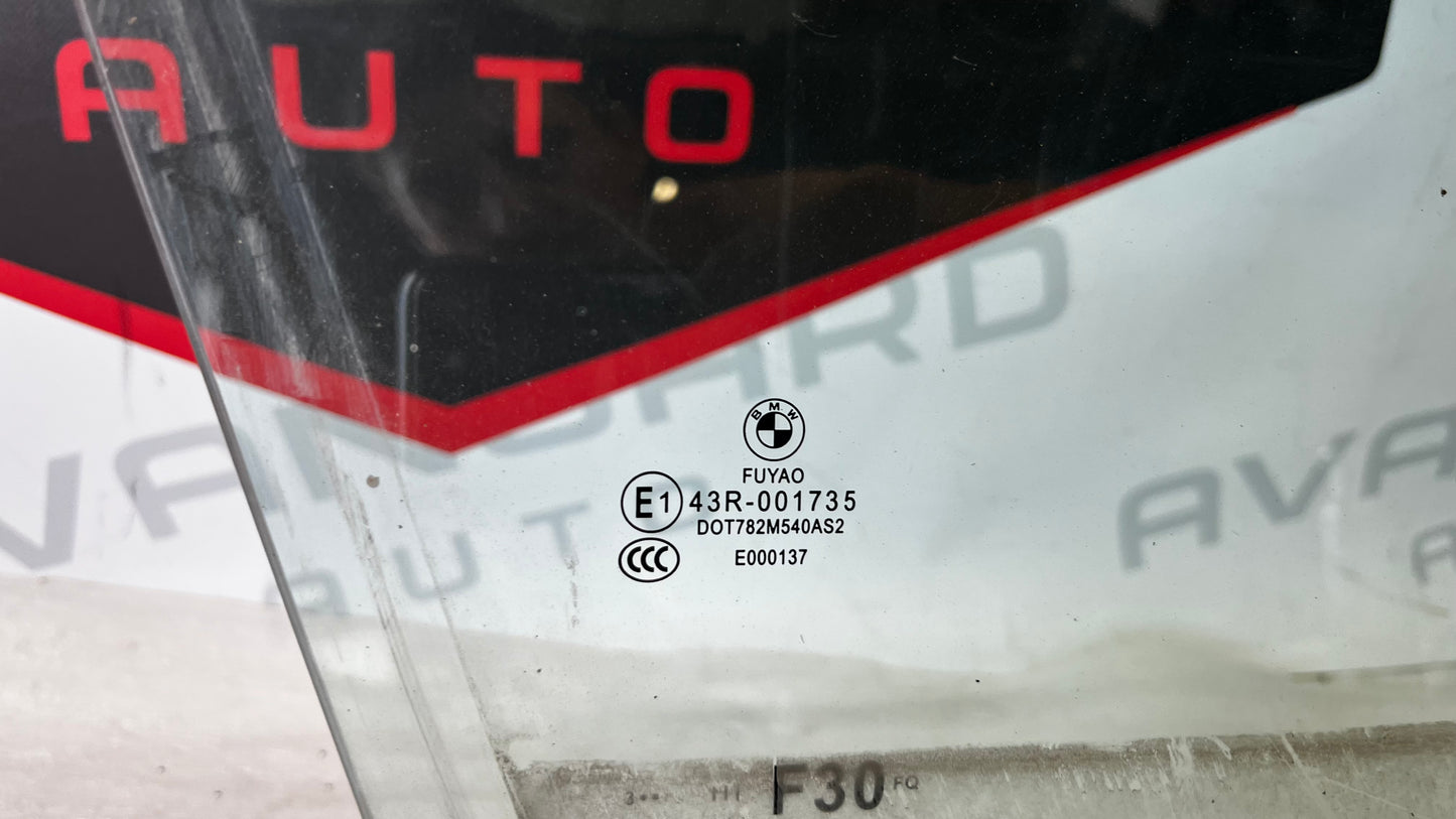 BMW 3 F30 предно дясно стъкло