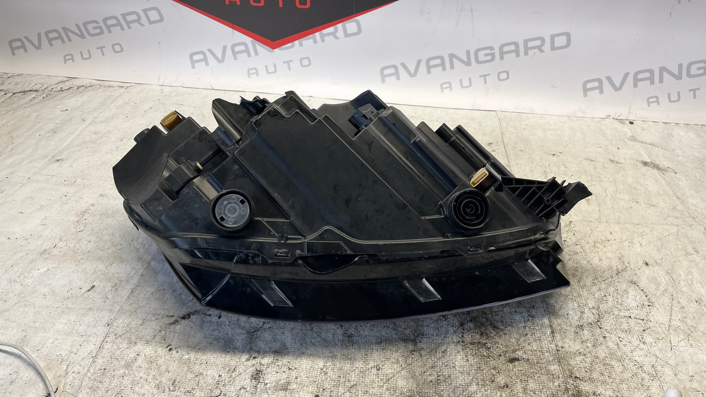 Skoda Fabia 4 ляв фар