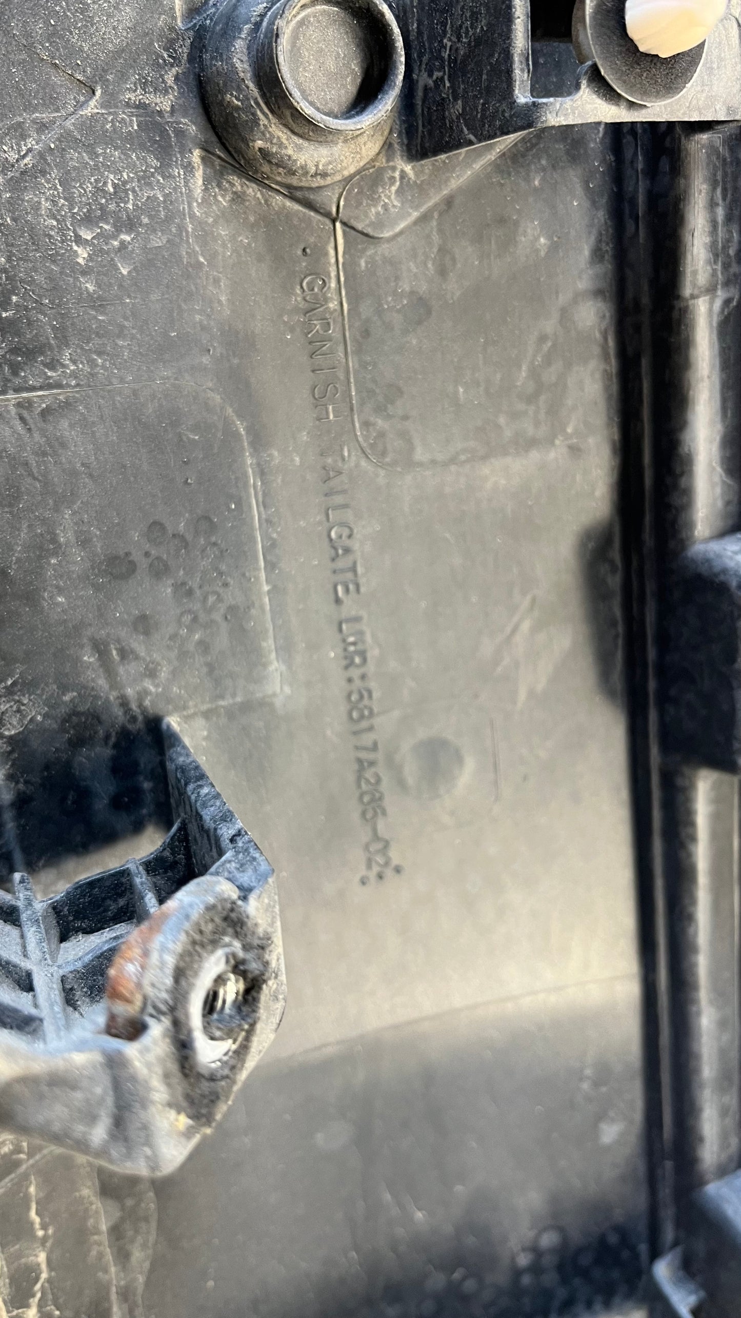 Mitsubishi Outlander 16- багажна лайстна